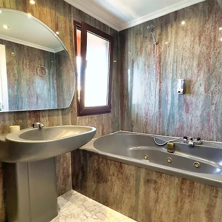 Parque Three Bedroom * Marbella