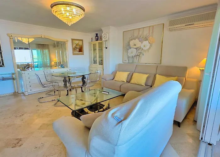 Parque Three Bedroom Apartament Marbella